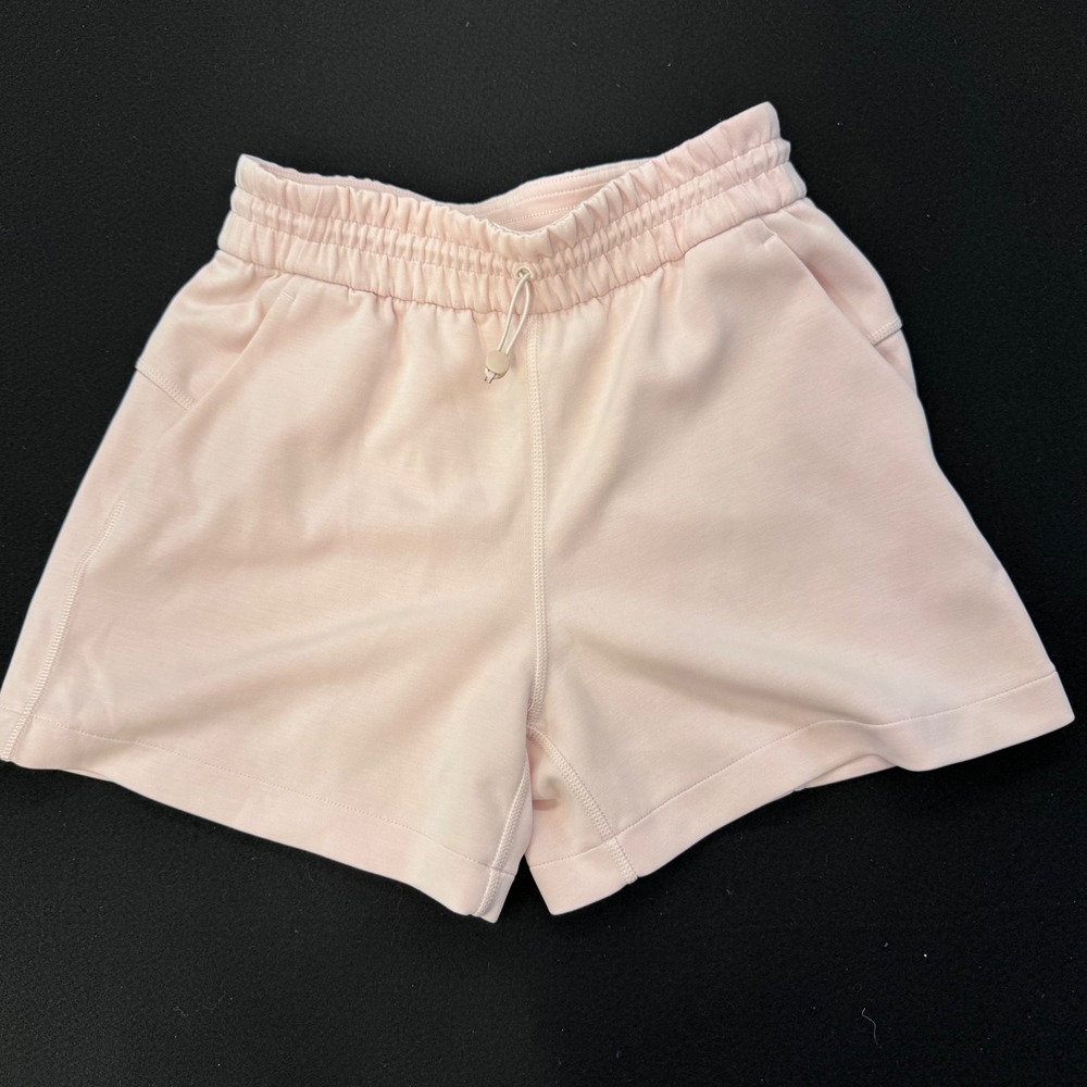 Lululemon Softstreme High-Rise Short 4 Pink LW7CAXS Size 4